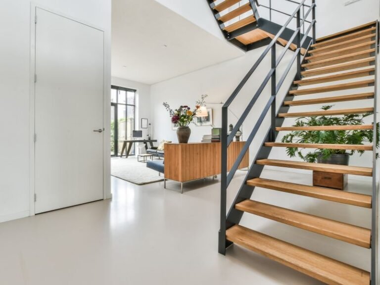 Crianças e escadas: cuidados essenciais na arquitetura